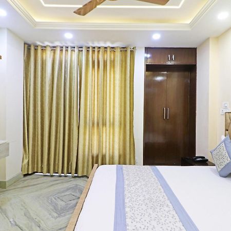 Hotel Samrat Residency 10 Mints Walking Distance Nizamuddin Railway Station New Delhi Bagian luar foto