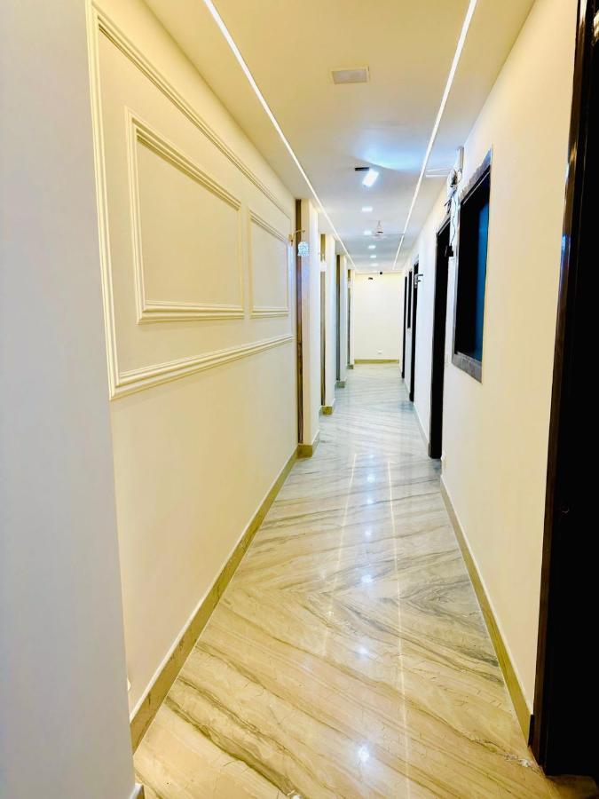 Hotel Samrat Residency 10 Mints Walking Distance Nizamuddin Railway Station New Delhi Bagian luar foto