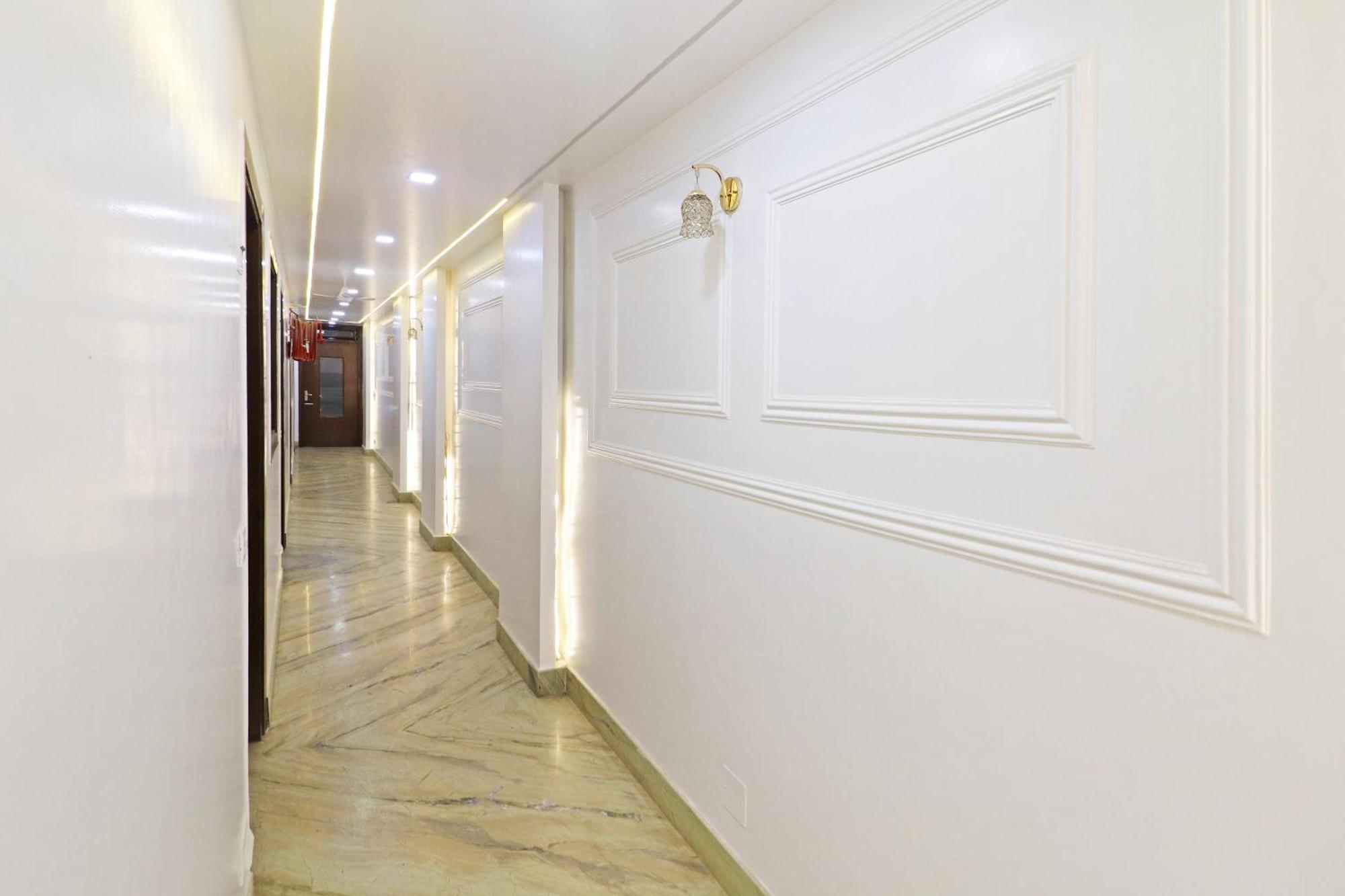 Hotel Samrat Residency 10 Mints Walking Distance Nizamuddin Railway Station New Delhi Bagian luar foto