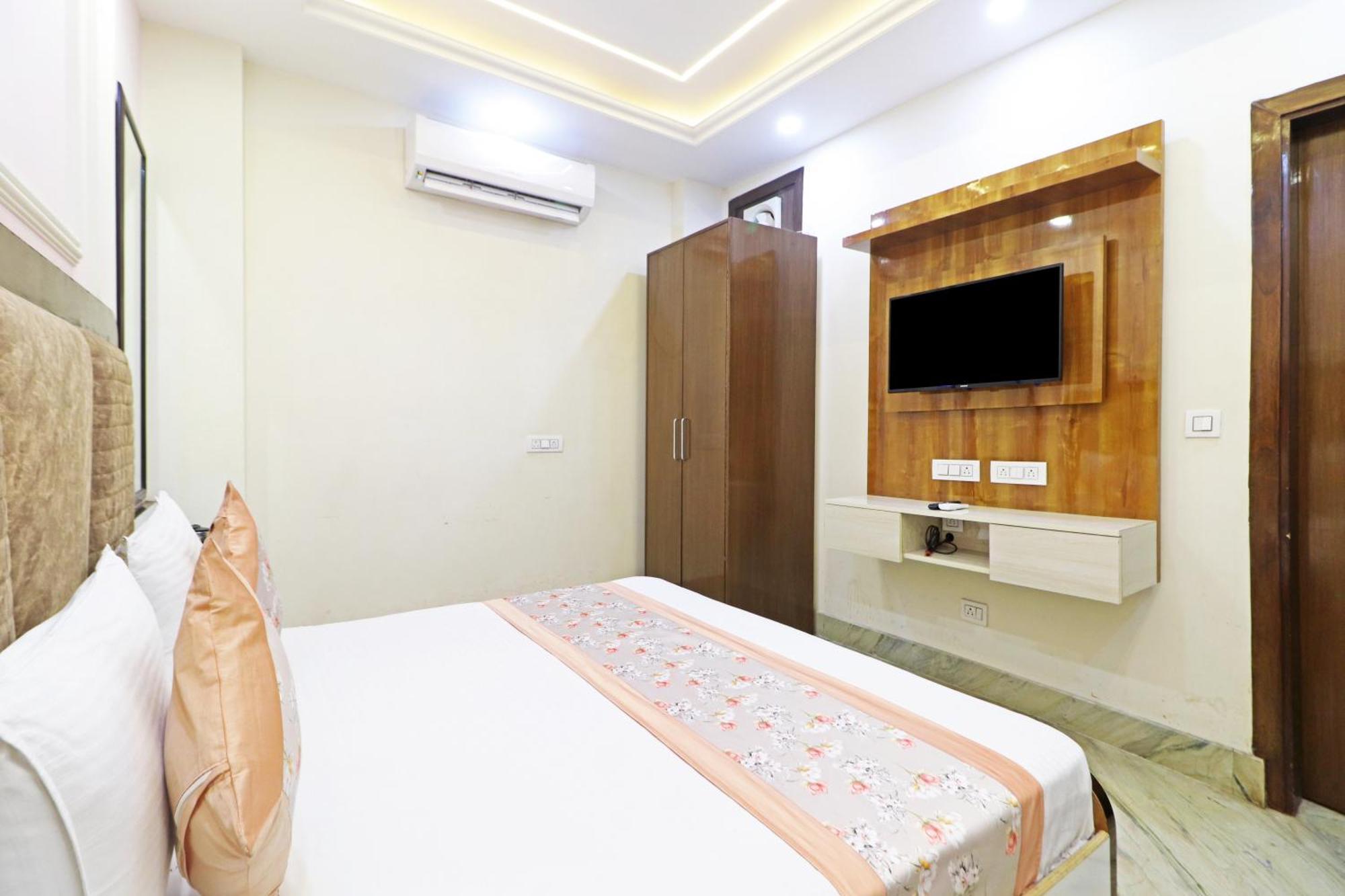 Hotel Samrat Residency 10 Mints Walking Distance Nizamuddin Railway Station New Delhi Bagian luar foto