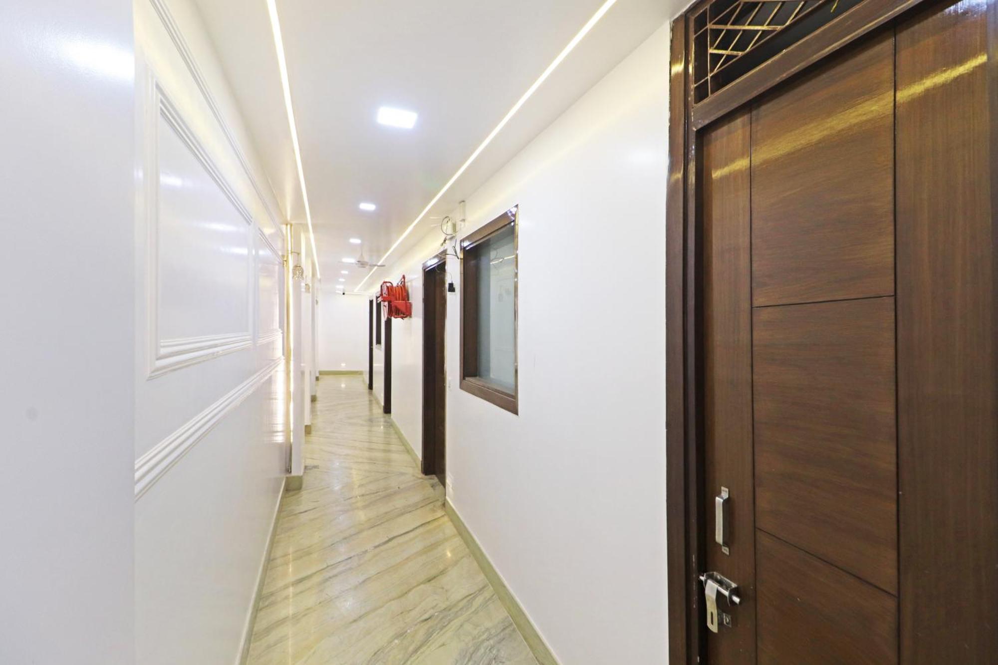 Hotel Samrat Residency 10 Mints Walking Distance Nizamuddin Railway Station New Delhi Bagian luar foto