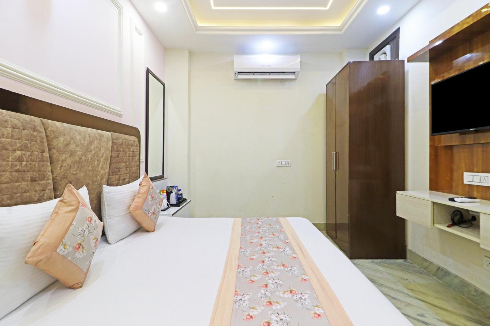 Hotel Samrat Residency 10 Mints Walking Distance Nizamuddin Railway Station New Delhi Bagian luar foto