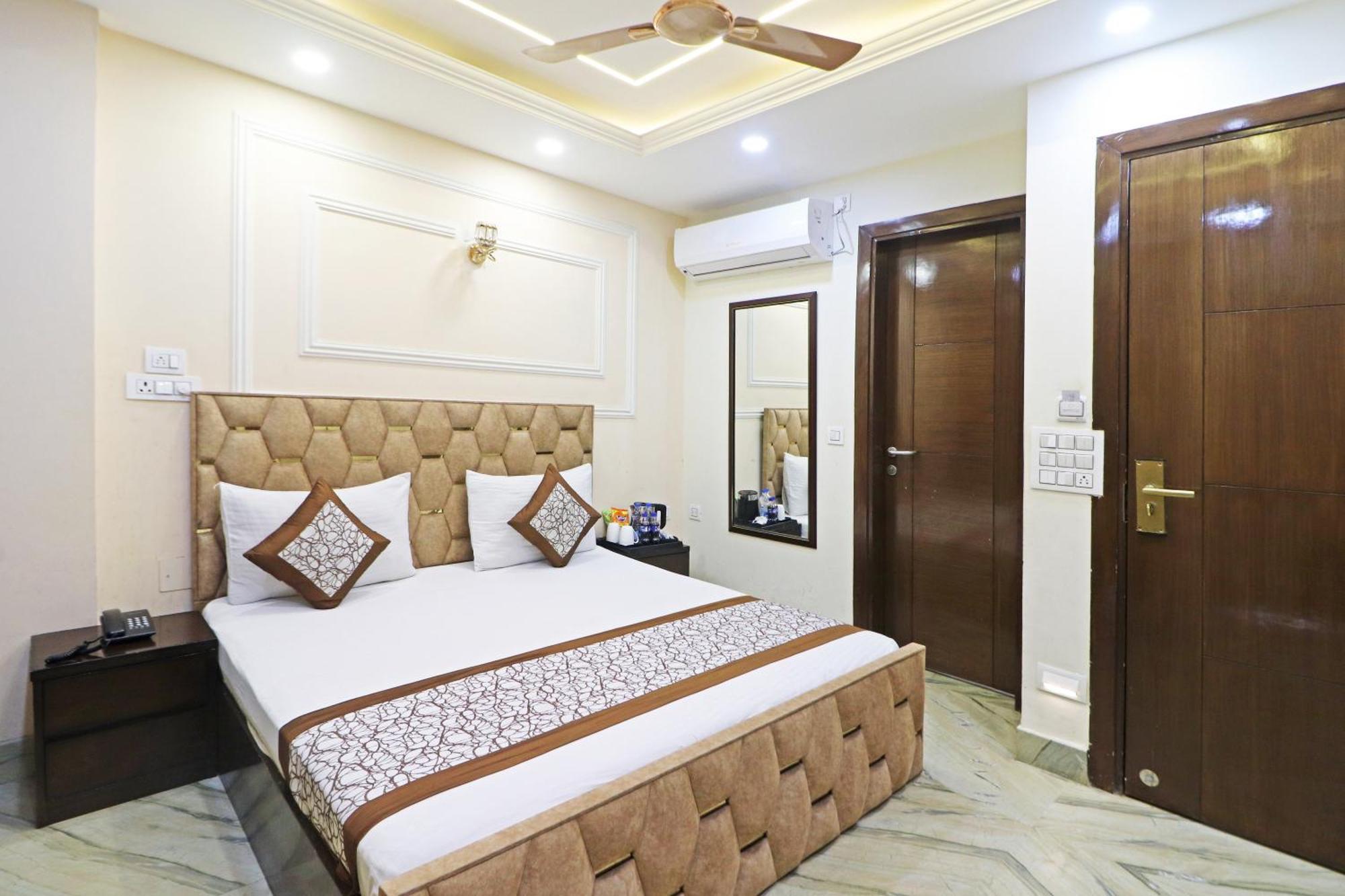 Hotel Samrat Residency 10 Mints Walking Distance Nizamuddin Railway Station New Delhi Bagian luar foto