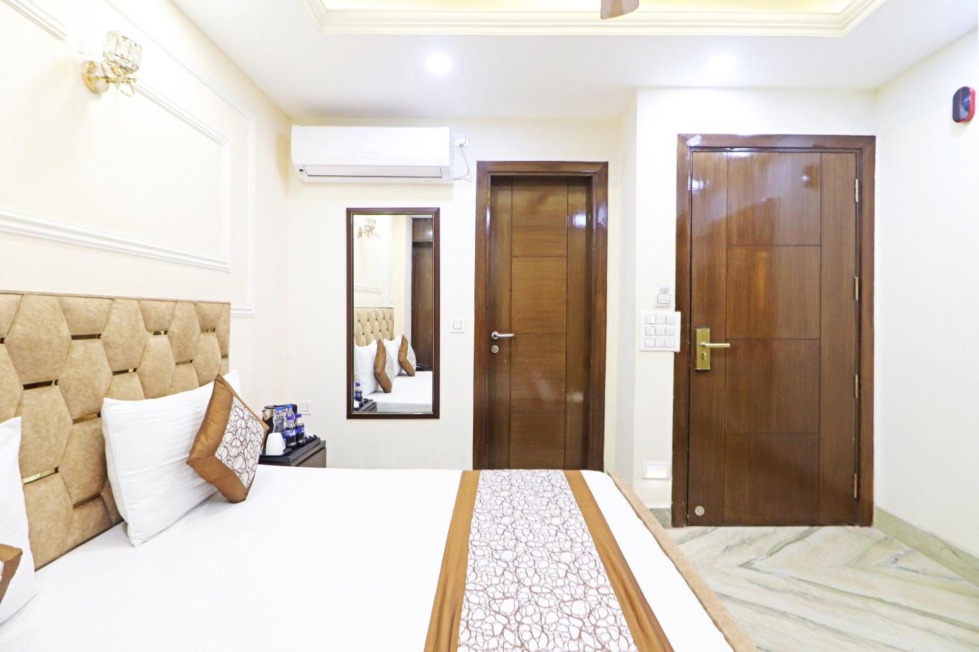 Hotel Samrat Residency 10 Mints Walking Distance Nizamuddin Railway Station New Delhi Bagian luar foto