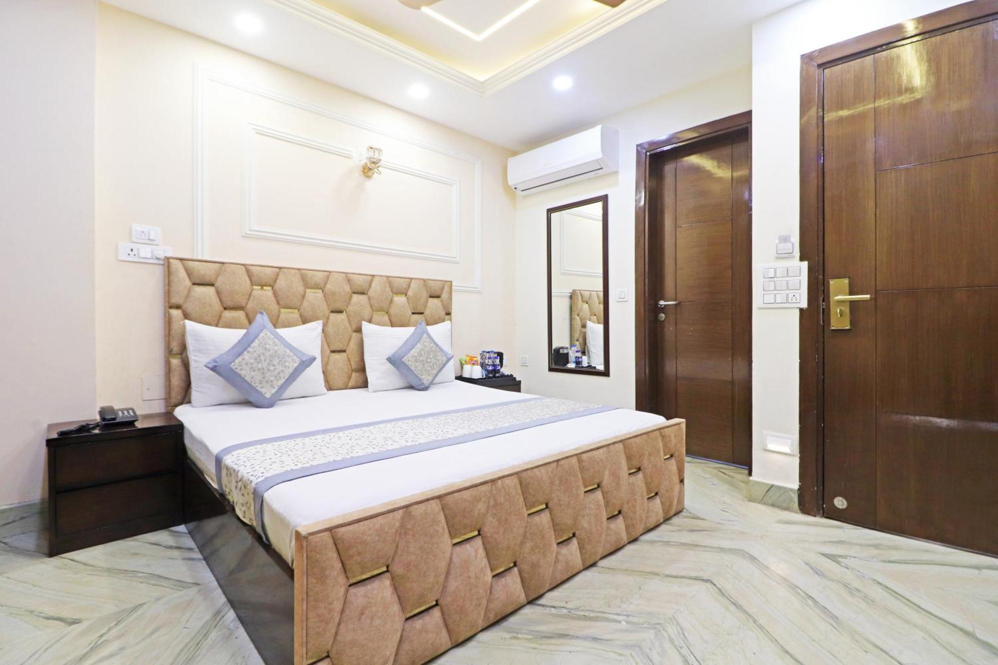 Hotel Samrat Residency 10 Mints Walking Distance Nizamuddin Railway Station New Delhi Bagian luar foto