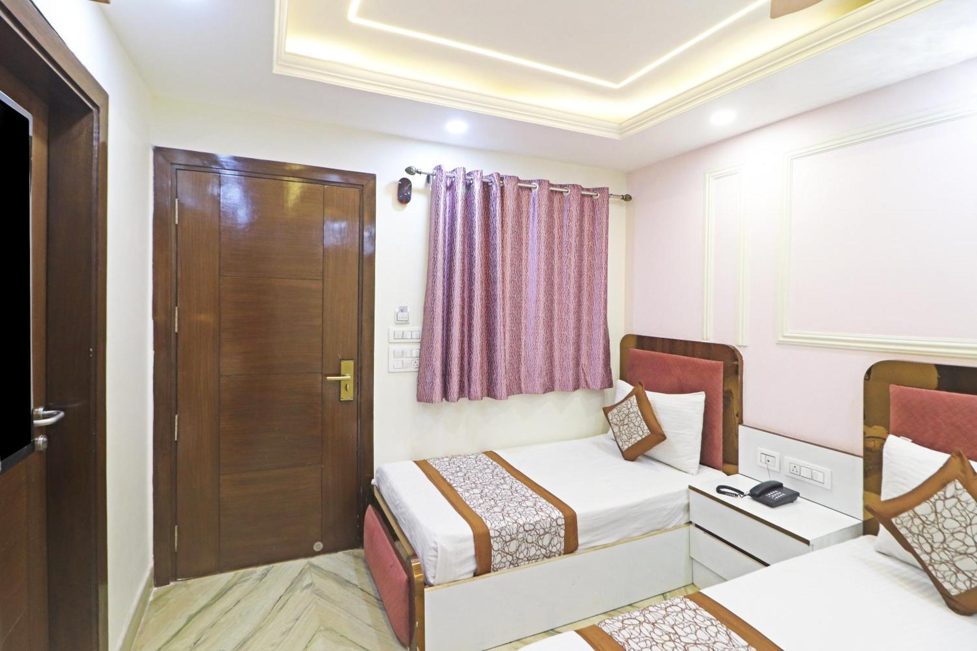 Hotel Samrat Residency 10 Mints Walking Distance Nizamuddin Railway Station New Delhi Bagian luar foto