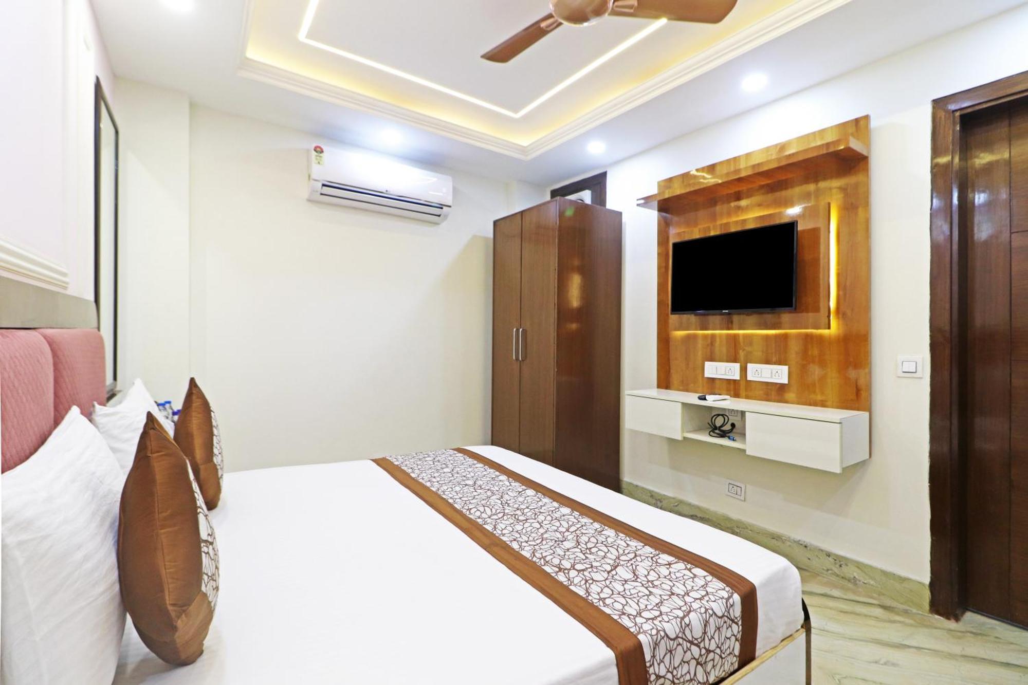 Hotel Samrat Residency 10 Mints Walking Distance Nizamuddin Railway Station New Delhi Bagian luar foto