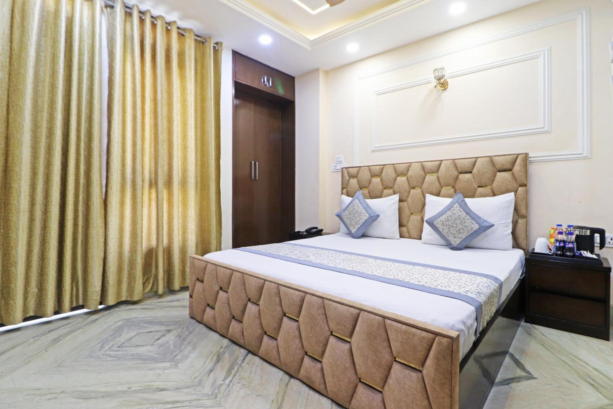 Hotel Samrat Residency 10 Mints Walking Distance Nizamuddin Railway Station New Delhi Bagian luar foto